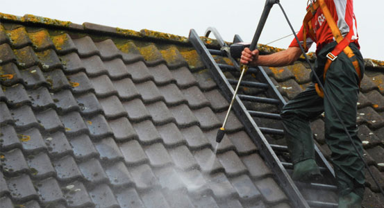 NETTOYER EN PROFONDEUR TOUS MATÉRIAUX DE COUVERTURE